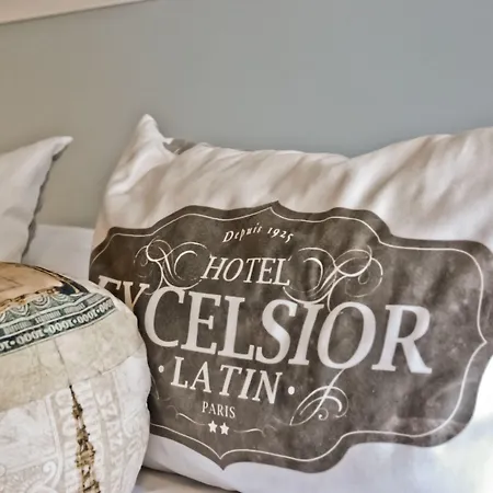 Отель Grand Coeur Latin