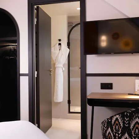 Grand Coeur Latin Hotel 4*