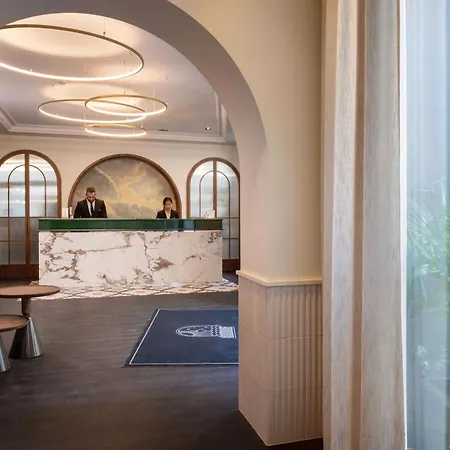 Hotel Grand Coeur Latin