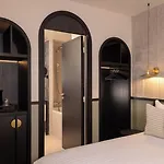 Отель Grand Coeur Latin 4*